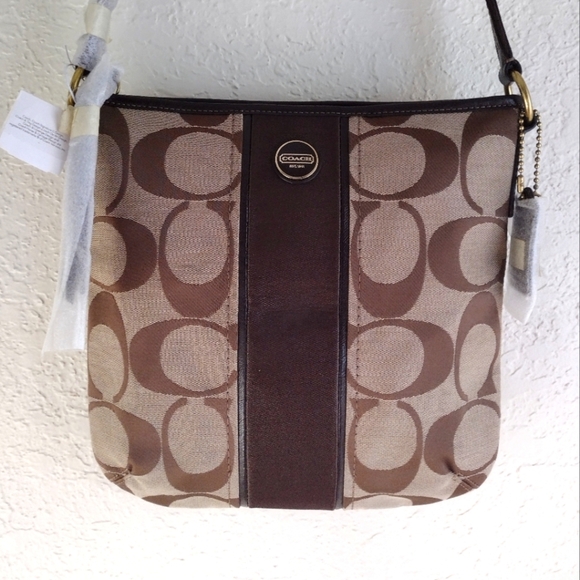 COACH F21905 SIGNATURE STRIPE DUFFLE SIGNATURE FABRIC WITH PATENT FABRIC TRIM - Picture 1 of 12